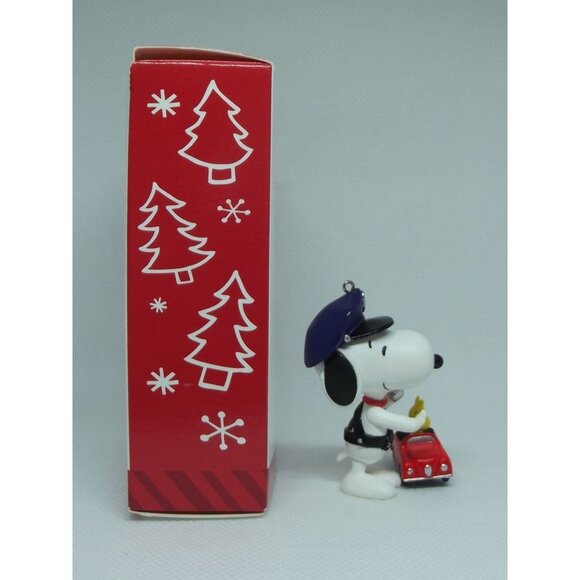 Snoopy Peanuts Hallmark 2014 Police Officer Snoopy Spotlight 17th Woodstock Car - Picture 6 of 13
